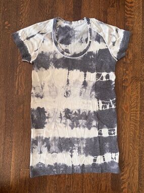 lululemon athletica Tie-Dye swiftly tech short sleeve shirt